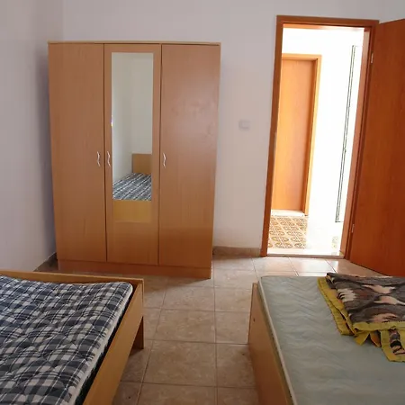 Robinson Anastazia Apartment