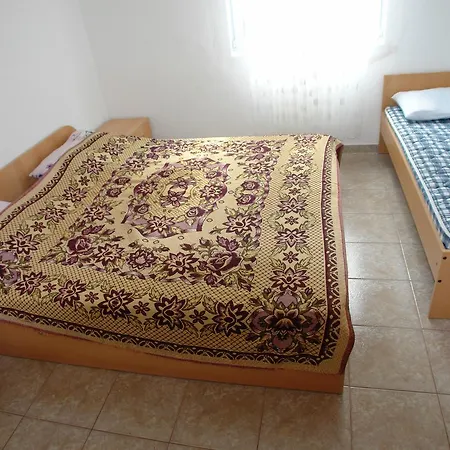 Διαμέρισμα Robinson Anastazia *